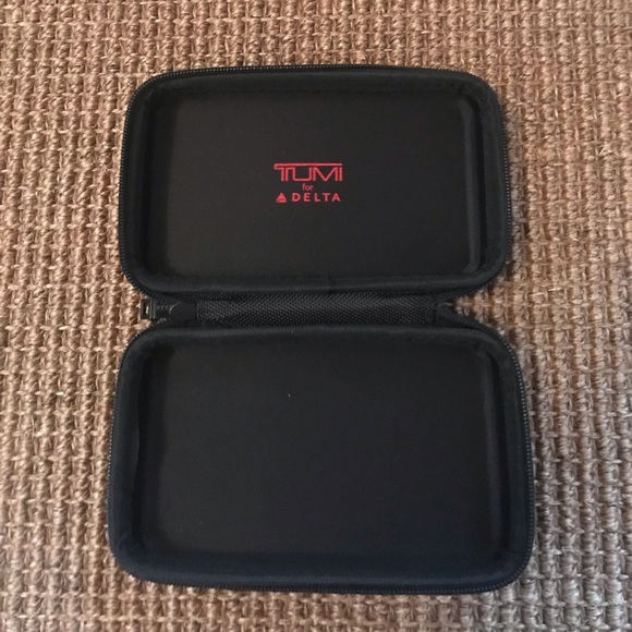 Set of 3 TUMI travel bags NWOT black nylon - Picture 2 of 4